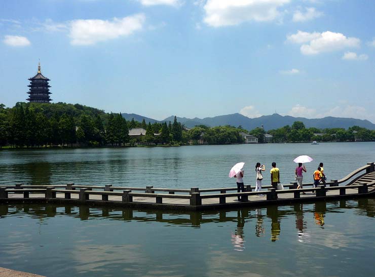 Západní jezero, hlavní pagoda